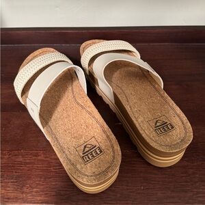 Reef Women's Cushion Vista Hi Natural Braid Tan and Cream Sandals